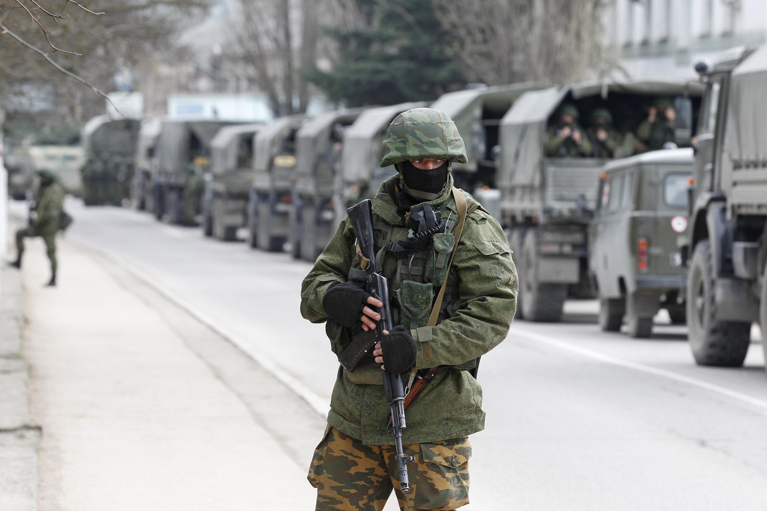 How many troops does Russia need to occupy Ukraine?