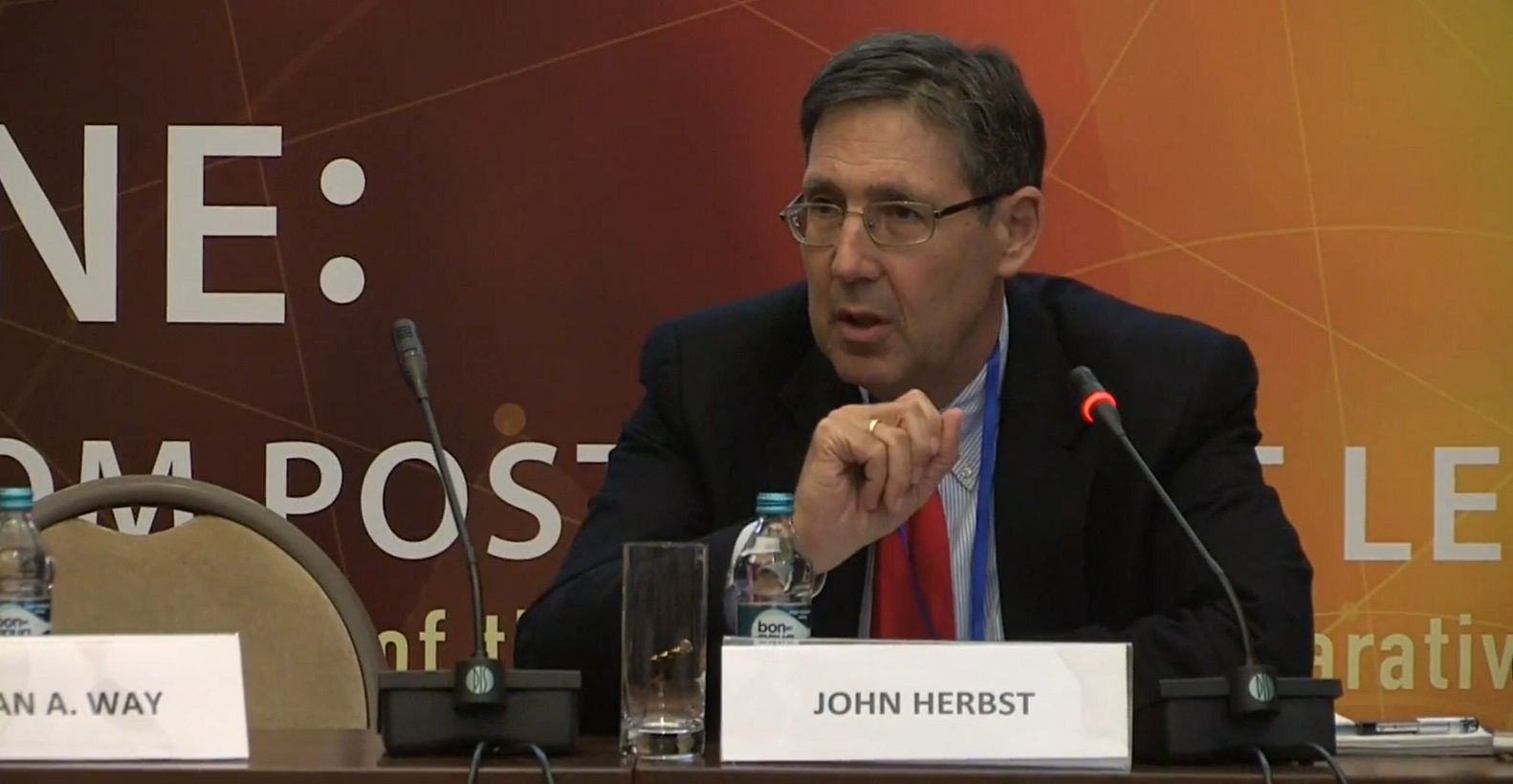 Речь Джона Хербста: Это не Россия Против Запада, это Реакция Против Будущего