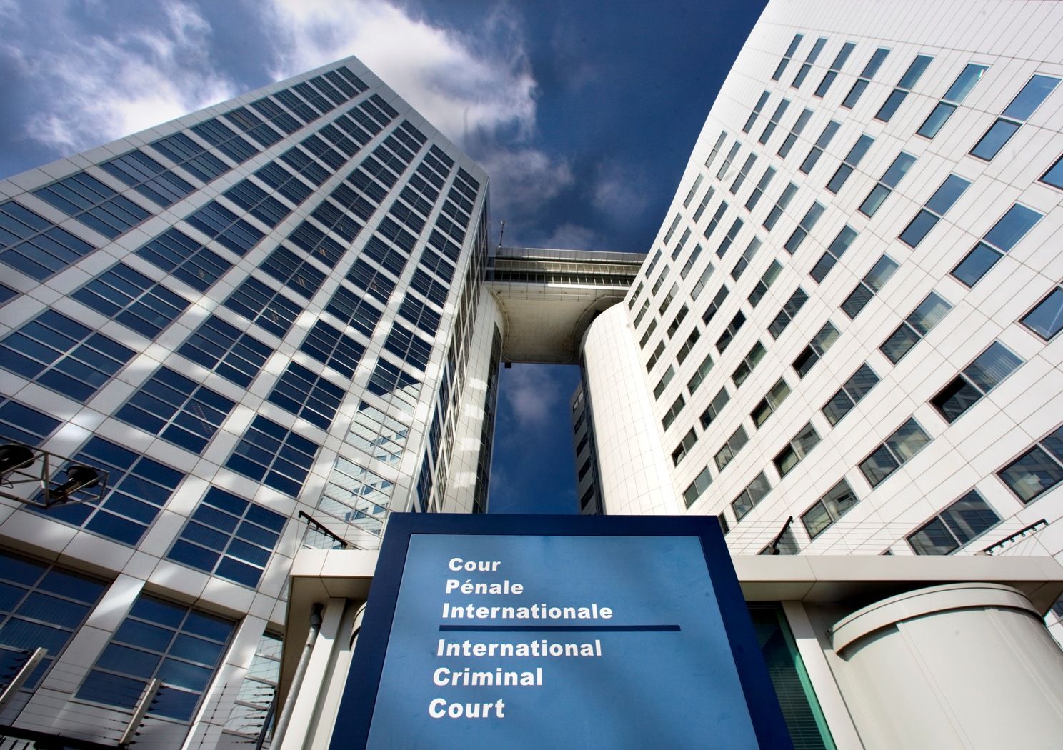 Україна та Міжнародний Кримінальний Суд: Конституційний Аспект