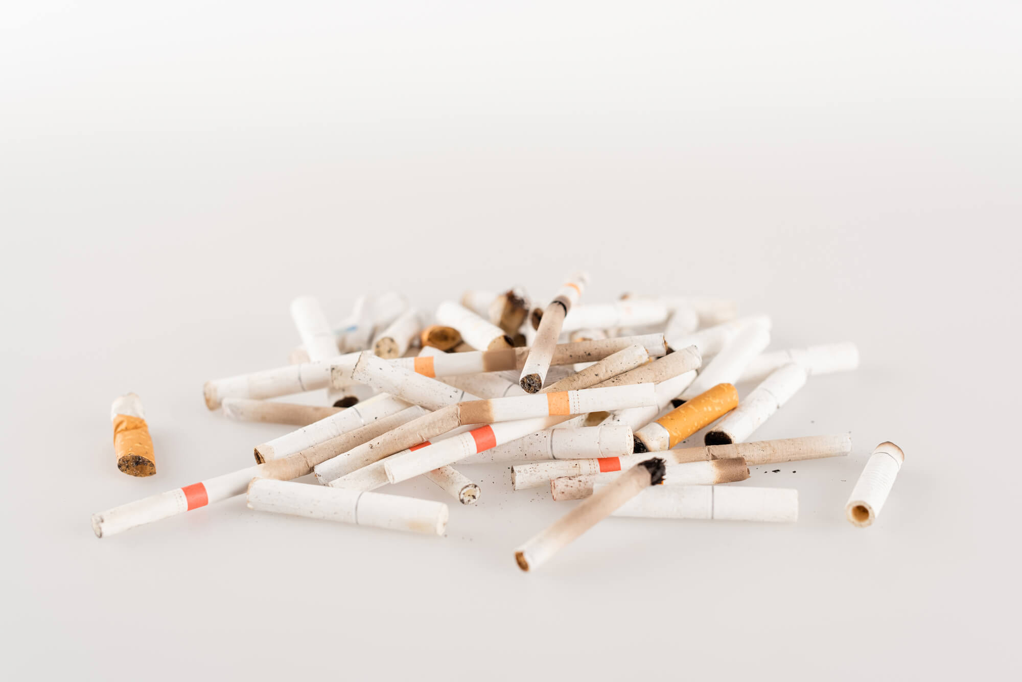 Появился конкурент: парламенту рекомендуют принять более слабые запреты на рекламу табака