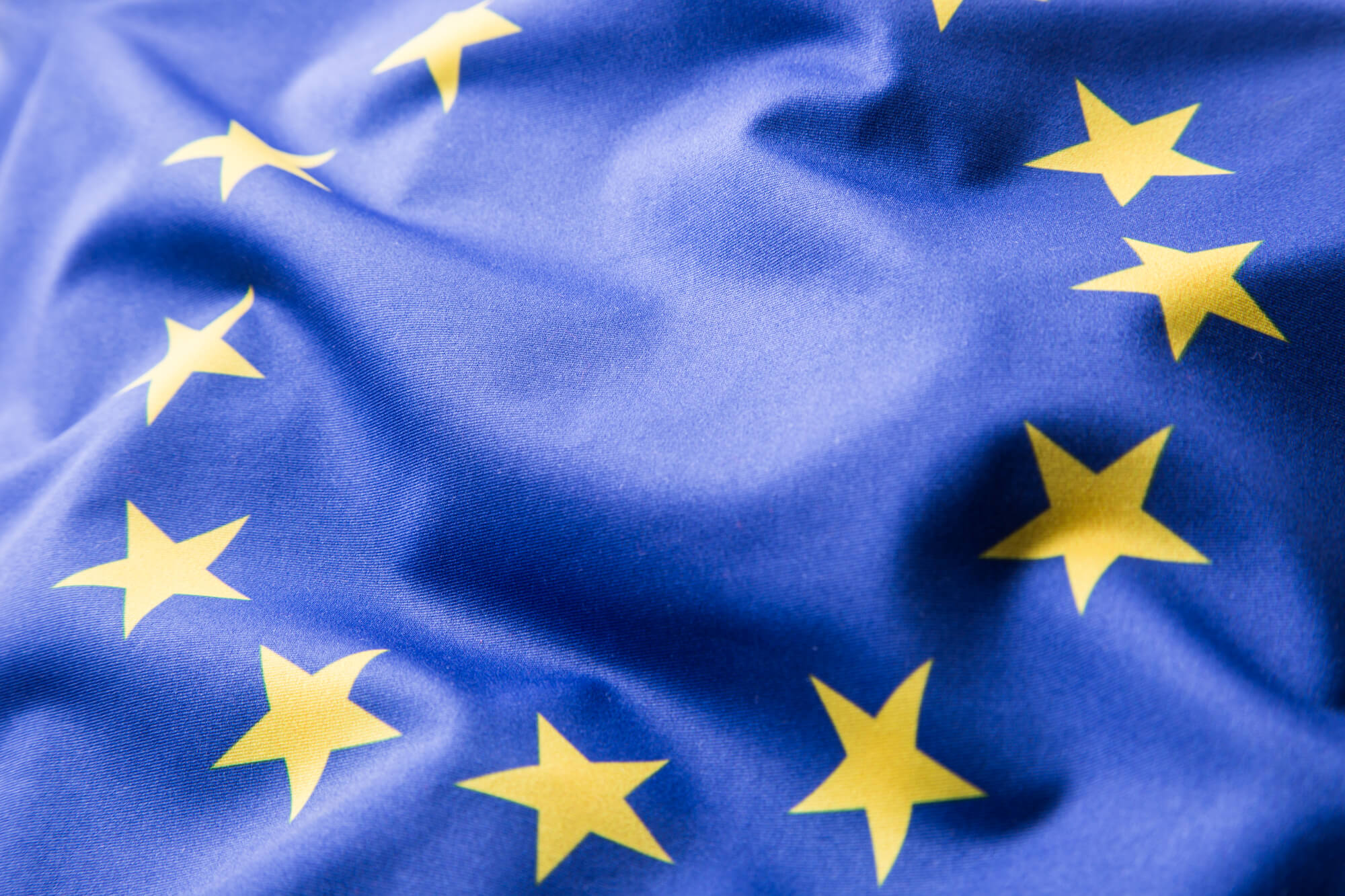Європейці згуртувалися навколо прапора ЄС після вторгнення росії в Україну