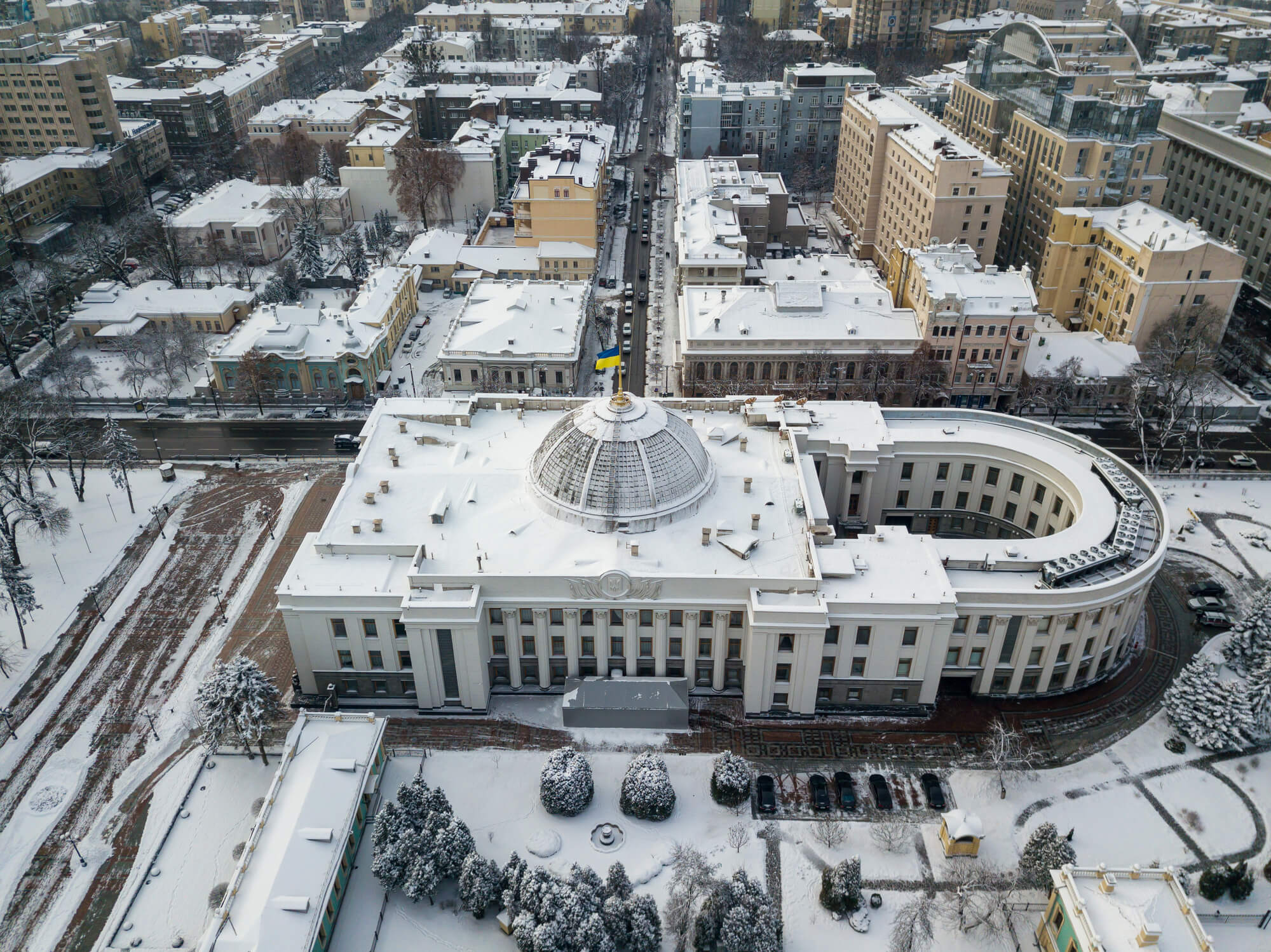 Важливі законопроєкти. Випуск 31: гендерні квоти в наглядових радах, декриміналізація поширення порно