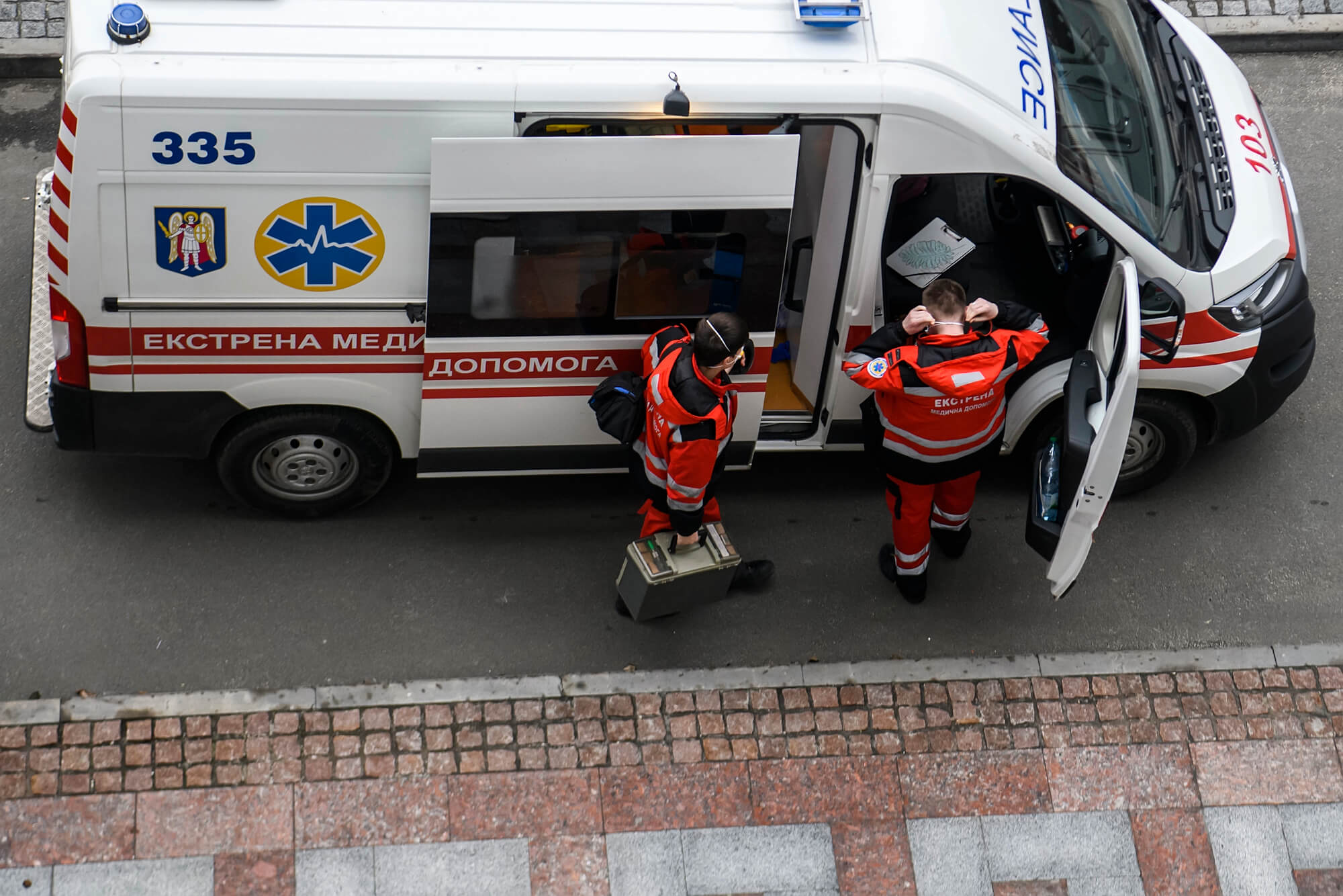 Фейки щодо системи охорони здоров’я: ЗСУ цілеспрямовано б’ють по автомобілях швидкої допомоги у Запорізькій та Херсонській областях. Випуск №142