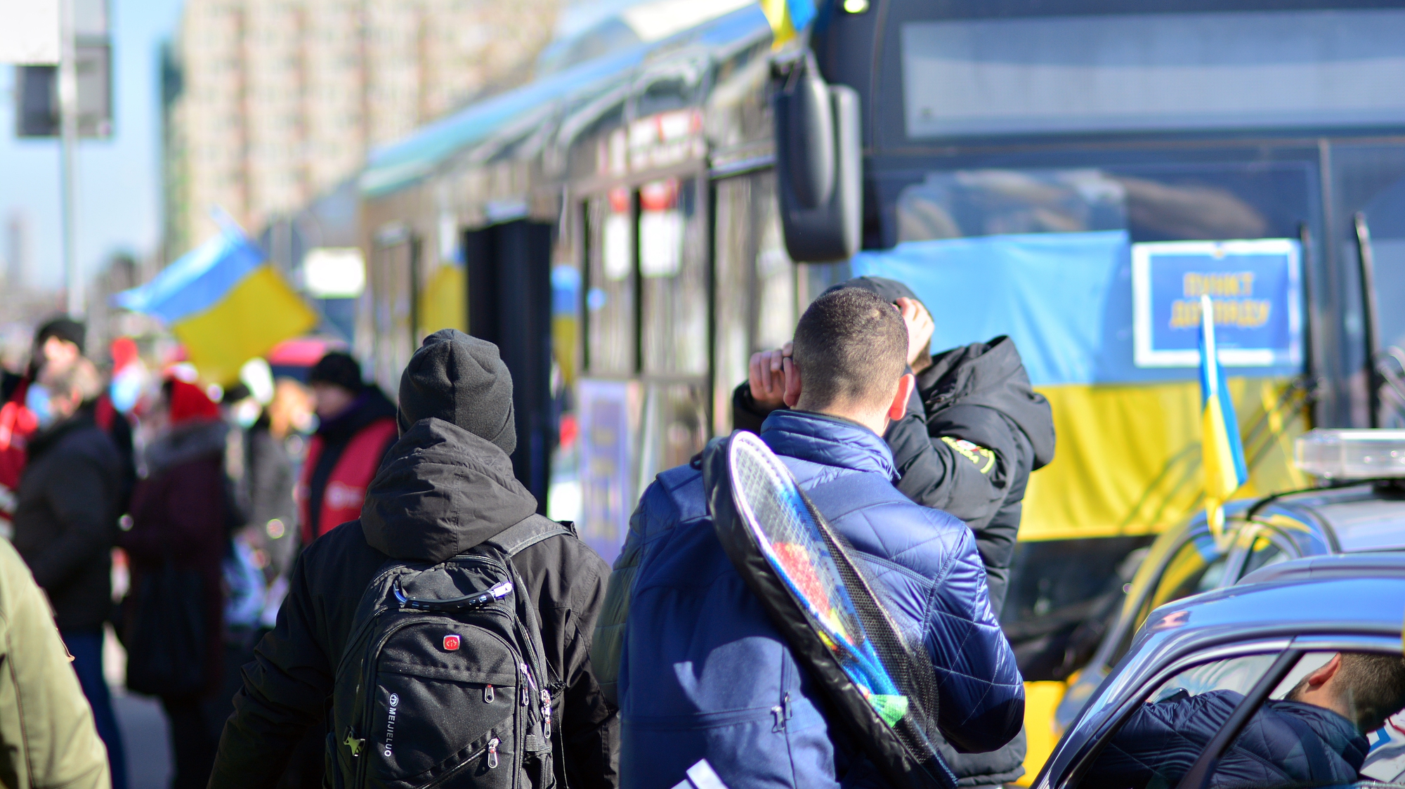 Скільки українських біженців за кордоном планують повертатися в Україну?