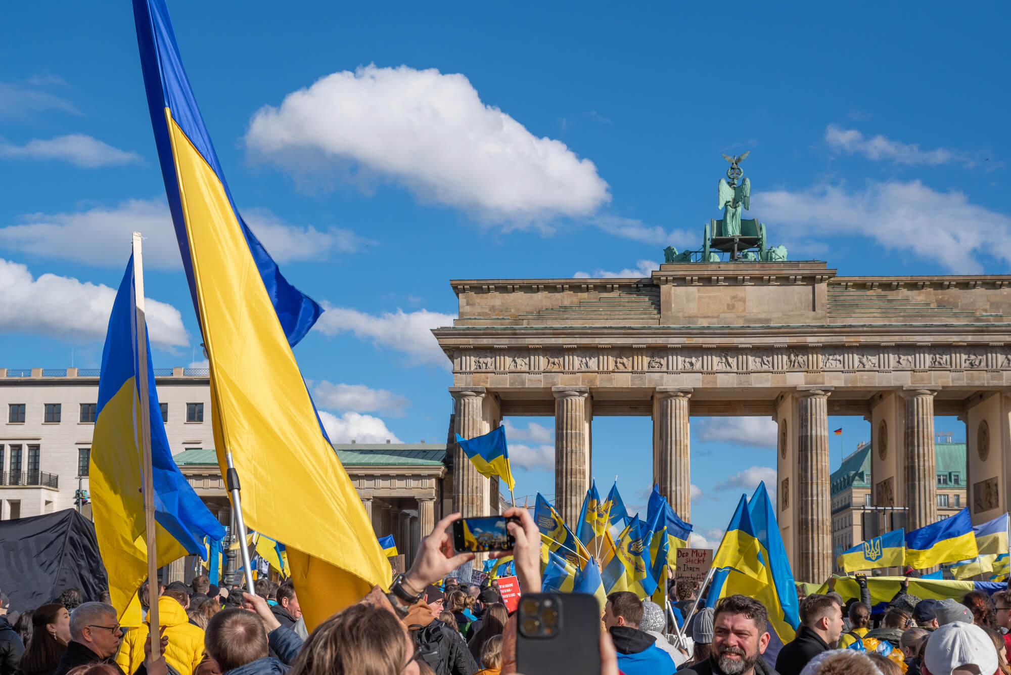 Кому і скільки: допомога українським біженцям в ЄС у 2025