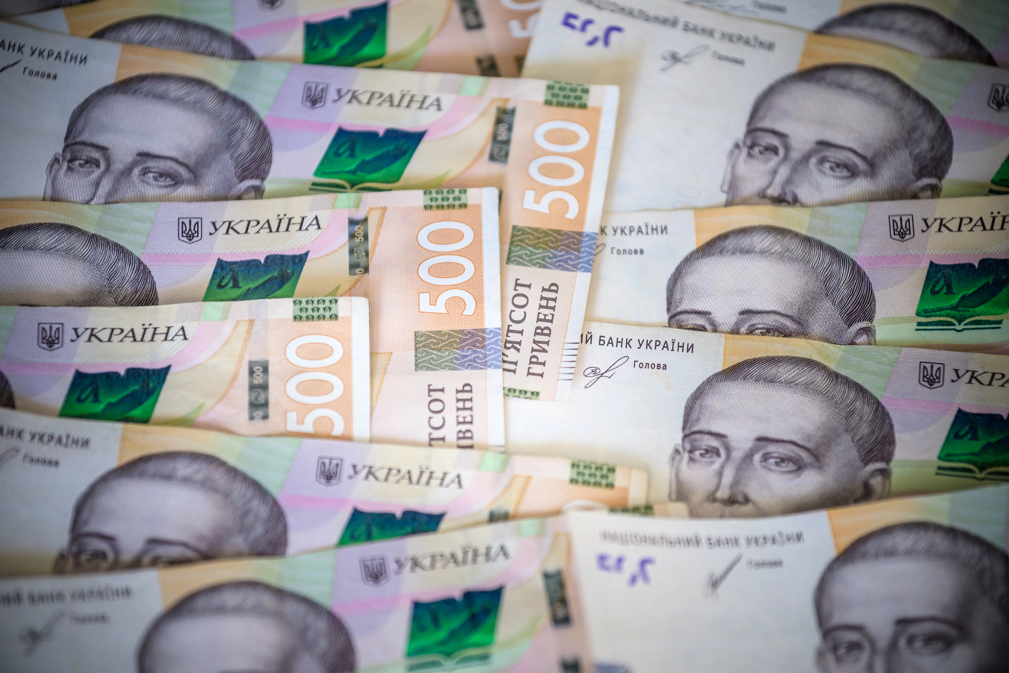 Податки в Україні: хто, за що і скільки платить державі