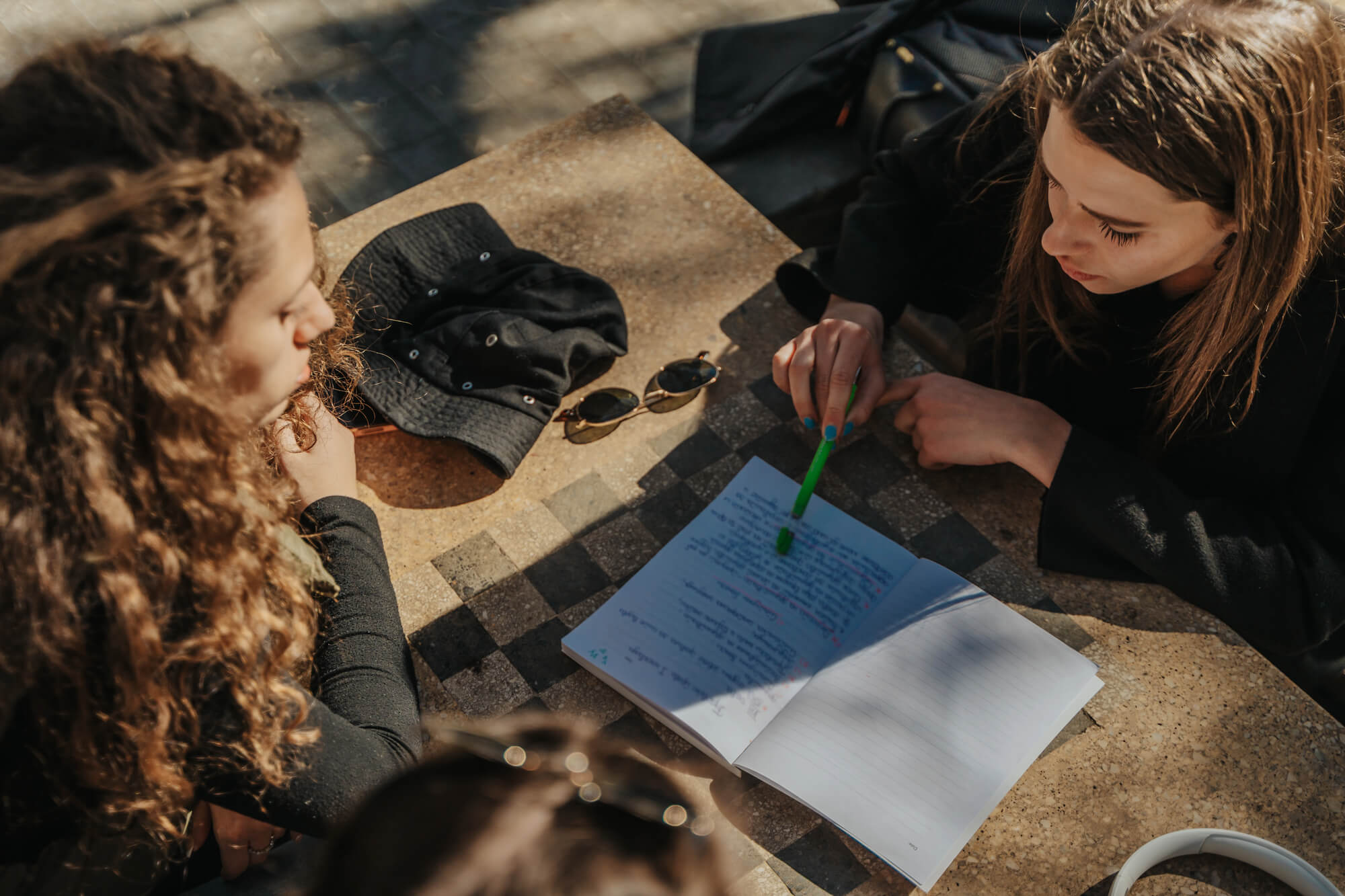 «Ким я хочу стати, коли виросту?». Карʼєрні очікування українських підлітків та їхня невідповідність сучасному ринку праці